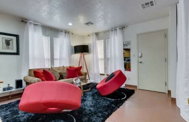 Evie's apartment - Photo 49