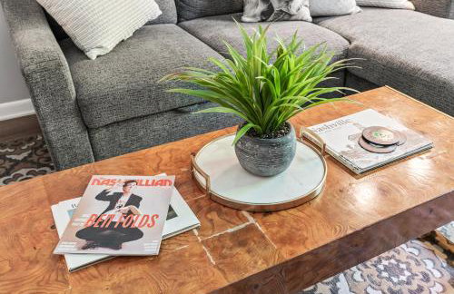 Famous MUSIC ROW 1 Bedroom Condo with FREE Parking and Pool - Foto 40