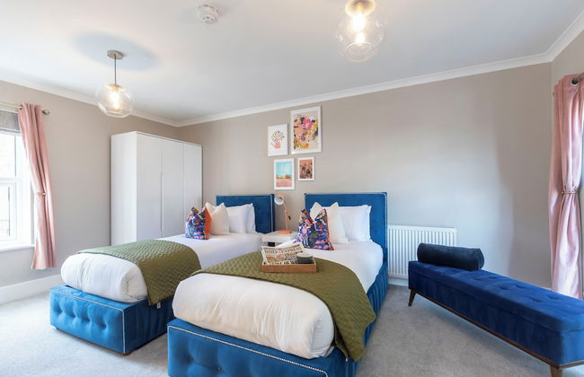 Elliot Oliver - Comfortable Five Bedroom Town Centre House With Garden & Garage - Foto 10