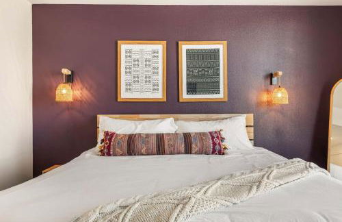 Stylish 2BD Haven with Scenic DTLA Views and Parking - Foto 24