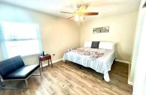 Private Ranch - Entire Home - 3 Bed Room - Hot Tub - King Bed - Fenced Yard - Pets & Kids Welcome - Game Shed - Free WiFi - Foto 17