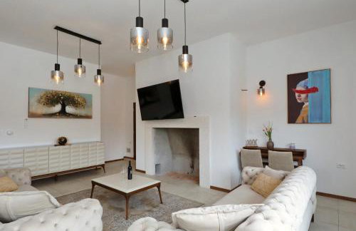 Villa Demare with Heated Pool, Free EVC Station - Foto 18