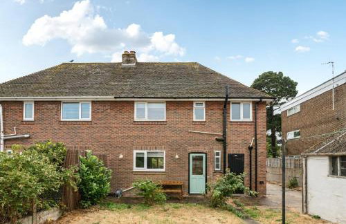 Cosy 3BR Home with Private Garden & Driveway - Foto 8