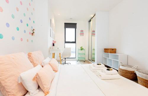 Modern New 2BR wViews & Balcony in Wandsworth - Foto 28