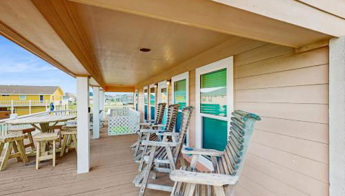 Charming Gulf Views Large Deck Dog Friendly - Photo 3