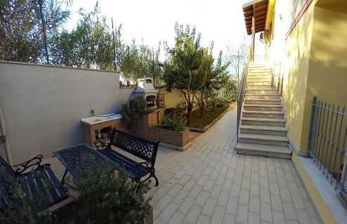 Villetta con giardino e parcheggio coperto - Foto 11