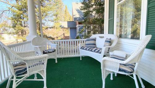 The River's Echo-Historic River House-4 Bedrooms, 6 Beds, 10 Guests - Foto 4