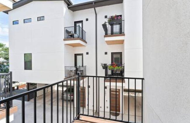 East Downtown 3BR Condo Free Parking Sleeps 7 - Foto 21