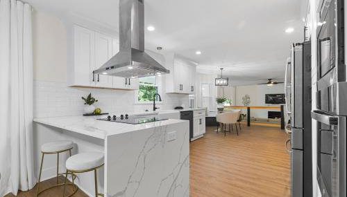 Modern 4 Bed in Quail Hollow - Foto 2