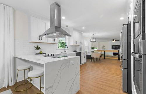 Modern 4 Bed in Quail Hollow - Foto 2