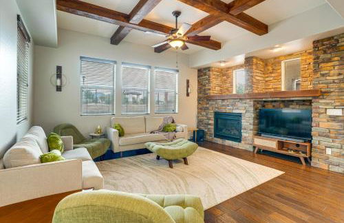 Pool, Views and Ample Space! Sunny Goodyear Retreat - Foto 6