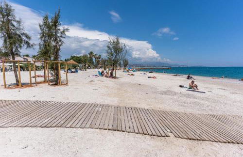 Appartement climatisé les pieds dans l'eau pour 6 personnes avec 1 suite parentale, 1 chambre double et 1 mini chambre Piscine sur le toit clim garage - Foto 68