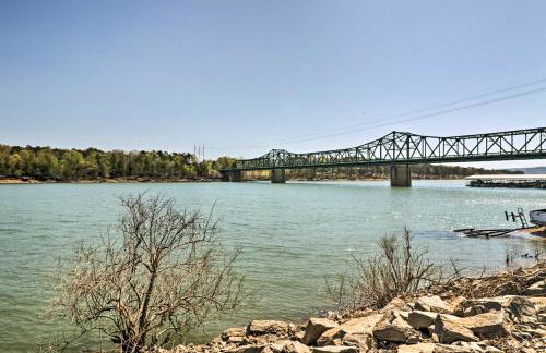 Charming Home with Porch Walk to Greers Ferry Lake! - Foto 3