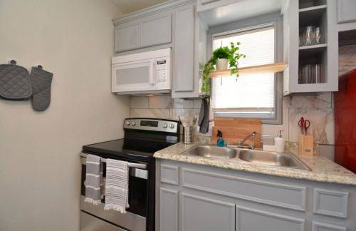 SuperValue Suite #4 @ East End Revitalized - Foto 12