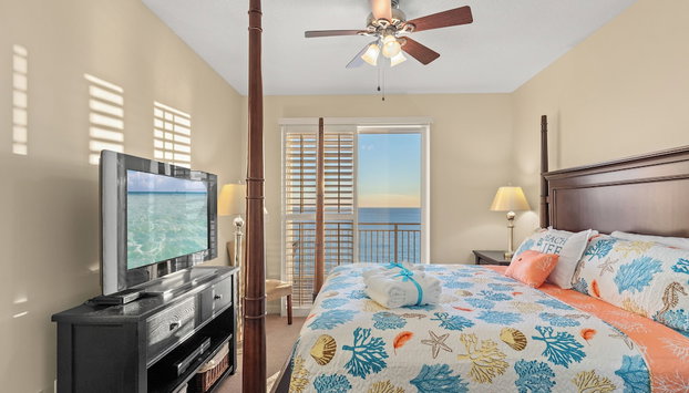 Beachfront Bliss Awaits: 2-bed, 2-bath Condo at Sterling Reef - Sleeps 6! - Foto 3, Habitación