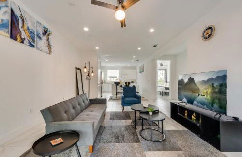 Metro View 2BR I Parking I King Bed I Workspace - Foto 1