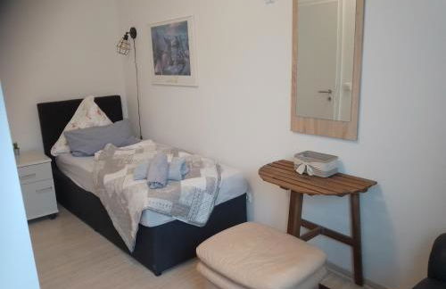 Am Bahnhof - Foto 68