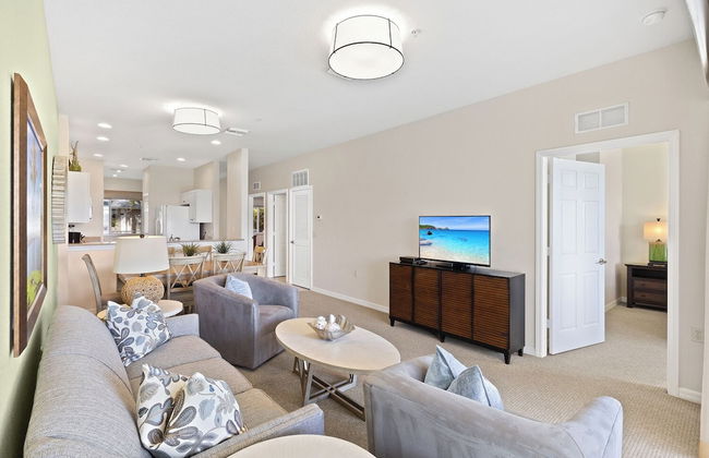 Genoa Vacation Rental: Stylish 2-BR Condo with Golf & Lake Views. Resort-Style Pool, Hot Tub, and Easy Access to Championship Golf. Minutes from Naples Beaches, 5th Avenue S, and Marco Island - Foto 8