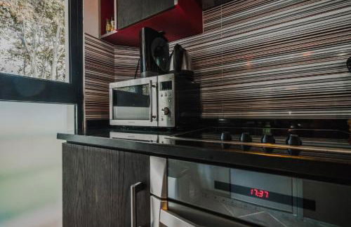 The Modern & Recycled House - Photo 30