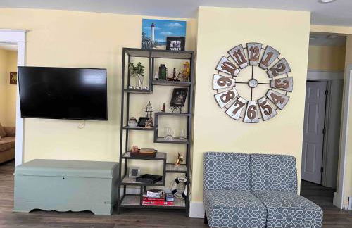 Bayside Bungalow-Updated Home Near the Bay & Beach - Foto 24