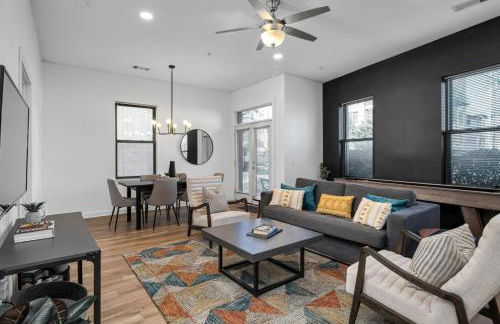 Walk to Vanderbilt and Belmont - Shuffle Board and Free Parking - Foto 1