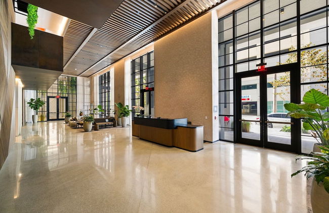 Ultimate Elegance Studio with Panoramic City Views - Foto 3