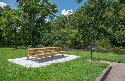 Pool and Riverfront! Couples Retreat in Smoky Mtns - Foto 20