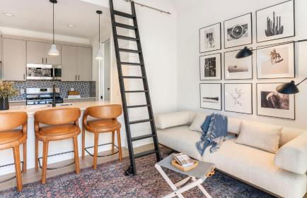 6BDR Luxe Pool Retreat • City Views Ping Pong Foosball Guest House Henley - Foto 27