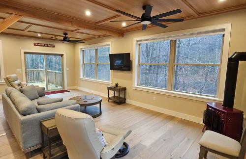 Powder Run - Modern 3BR Basecamp with Hot Tub, AC, EV Charger & Flat Parking - Foto 26