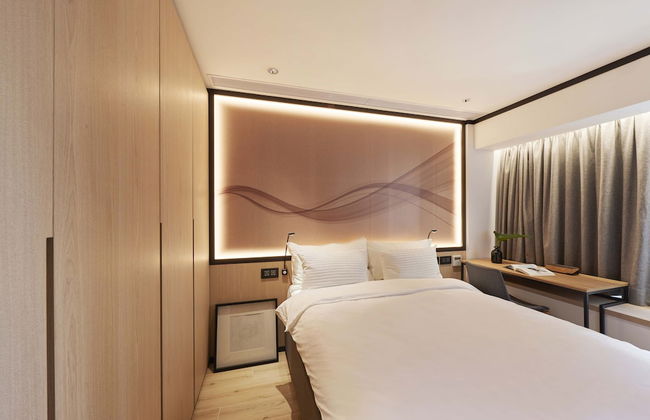 CM Plus Hotels and Serviced Apartments - Photo 20