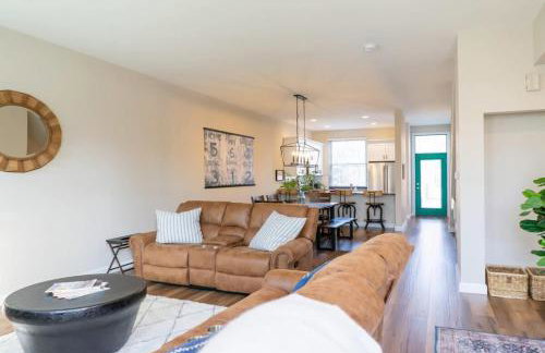 Cozy & Modern Soulard 4BR & Game Room ABODEbucks - Foto 2