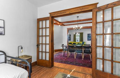 Luxury Midtown Home with Historic Charm - Foto 14