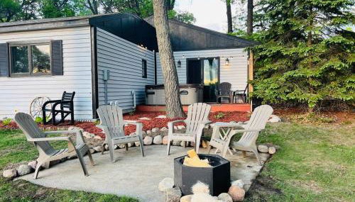 Centrally located - Perch Lake Bungalow - Hot-tub! - Foto 3