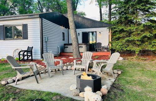 Centrally located - Perch Lake Bungalow - Hot-tub! - Foto 3