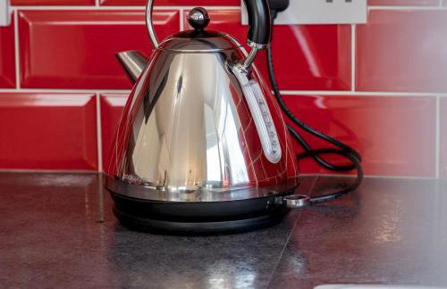 Pass the Keys Stylish 4 Bedroom Home with Parking in Borehamwood - Foto 25