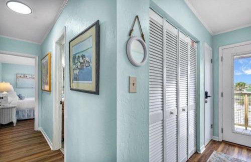 Dog-friendly with Gulf view pool balcony deck fireplace central AC & W&D - Foto 21