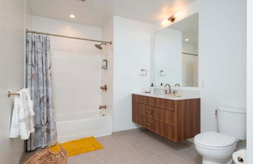 Back-Bay Lux Central 2BR Condo with Rooftop and Parking - Foto 52