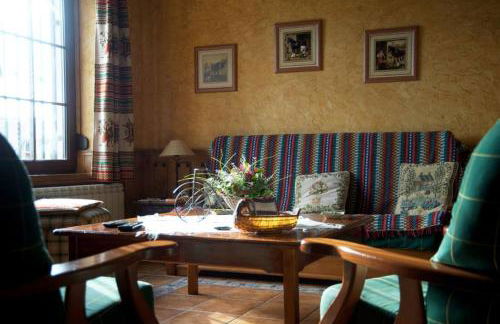 EL MESÓN DE GREDOS - Foto 1