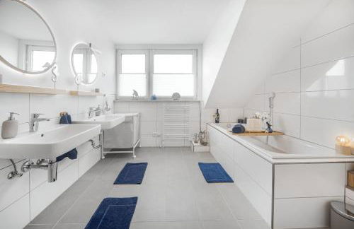 Exquisite Superior Suite 80m2 mit 2 Schlafzimmern & Badewanne - Messe Essen - Foto 10