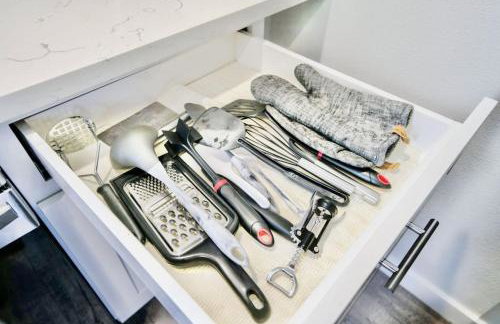 Boho Revival Modern Glam with AC in Downtown Albany - Foto 51