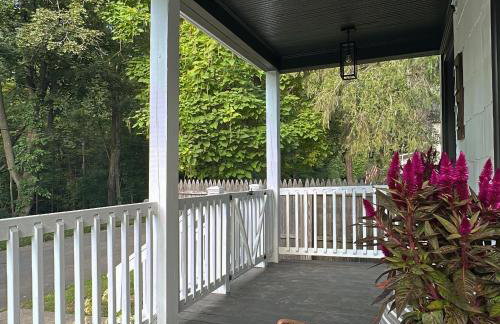 Designer Home, Hot Tub, Private Yard, & Projector - Foto 38