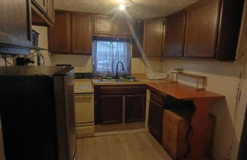 Rustic Cozy Cabin Getaway Close to Town - Foto 7