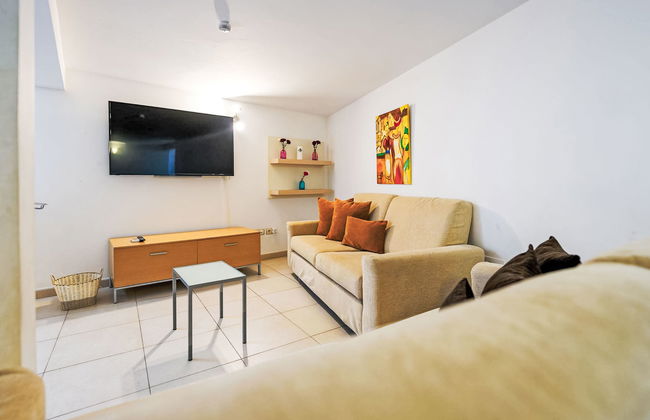 Villa With Pool and Beautiful Architecture - Foto 31