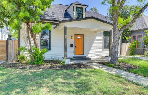 1 Mi to Dtwn San Antonio Sleek Bungalow with Yard! - Foto 1