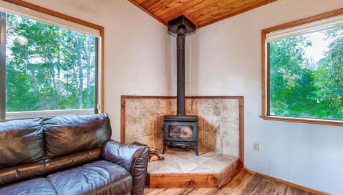 Petite Chalet with deck near Loch Lomond! - Foto 4