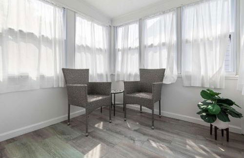 2-Bed Home by the Bay - Foto 5