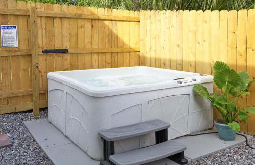 Beautiful Historic Downtown Pensacola Charmer - Hot Tub - Foto 37