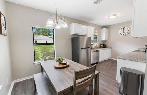 Spacious Country Living with Fishing Lake - Foto 6