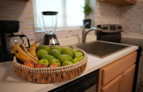 Near Brickell, Beach & Port 10min, Style & Comfort - Photo 26