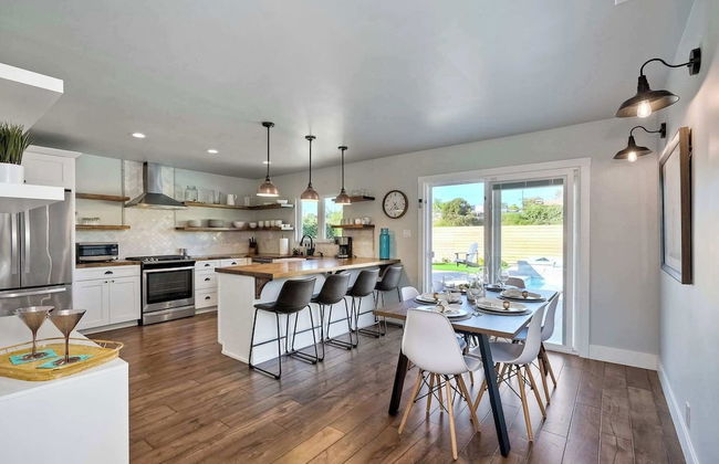 Immaculate 3 BDR in Oceanside - Private Pool & Spa - Photo 16